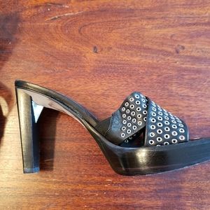 Donald Pliner Slide Pumps sz 5.5m
